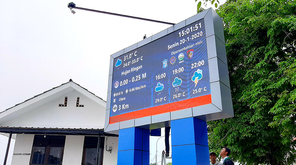 Weather Information Display Dinas Perhubungan Surabaya
